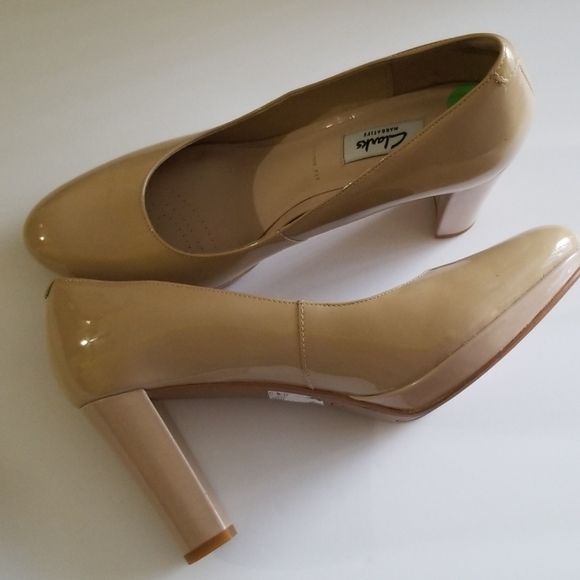 Shoes - Picture 3 of 8